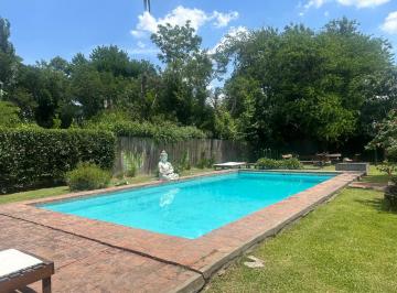 Quinta vacacional · 295m² · 5 Ambientes · 5 Cocheras · Oportunidad Venta Casa Quinta 2600 m² en La Reja - Moreno