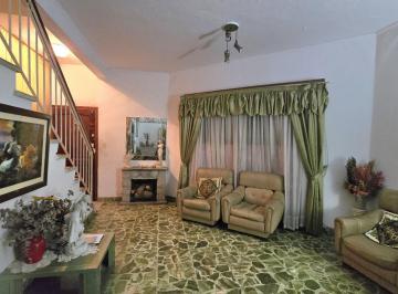 Casa · 160m² · 3 Ambientes · 1 Cochera · Casa /ph en Ramos Mejia