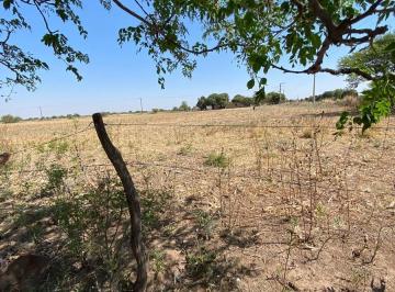 Campo · 300m² · Casa Ha Galpón en Venta