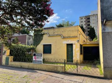 Casa · 129m² · 3 Dormitorios · 1 Cochera · Casa en Venta - Laguna Al 800, Ituzaingó Sur.