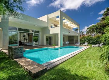Casa · 370m² · 5 Ambientes · 2 Cocheras · Venta - Playa Mansa, Barrio Privado, Hermosa Casa en Punta del Este, Sho