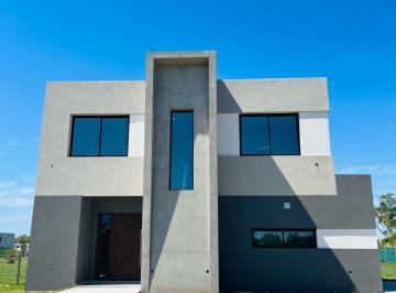 Casa de 5 ambientes, Pilar · Casa en Venta Pilar del Este 3 Dorm.
