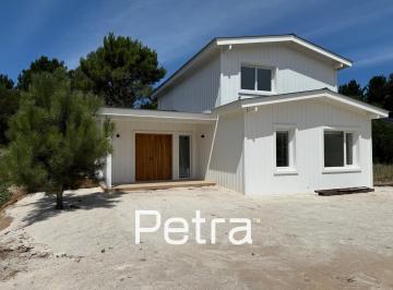 Casa · 161m² · 5 Ambientes · Casa en Venta en Costa Esmeralda