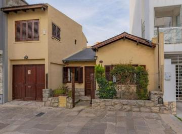 Casa · 130m² · 4 Ambientes · 1 Cochera · Alquiler Profesional/comercial Zona Guemes