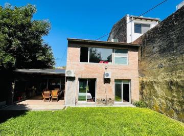 Casa · 200m² · 4 Ambientes · 2 Cocheras · Casa en Venta 4 Ambientes, Bajo de San Isidro
