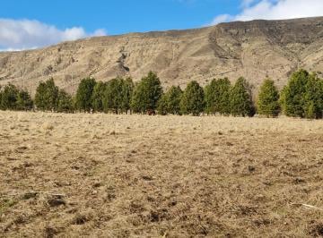 Terreno , Esquel · Chacra de 2,5 Hectáreas en Esquel: Una Oportunidad Única en La Patagonia