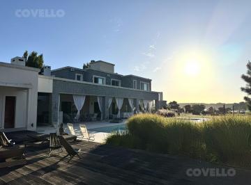Casa · 800m² · 6 Ambientes · 2 Cocheras · Mansión en Laguna Estates 6 Dorm. en Suite Manantiales Punta del Este