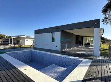 Casa de 6 ambientes, Costa Esmeralda · Venta Casa Estrena Este 2025! Costa Esmeralda - Piscina - 5 Dorm.