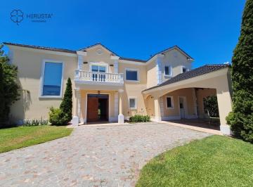 Casa de 6 ambientes, Pilar · Casa en Venta y Alquiler La Lomada - Hirusta Propiedades