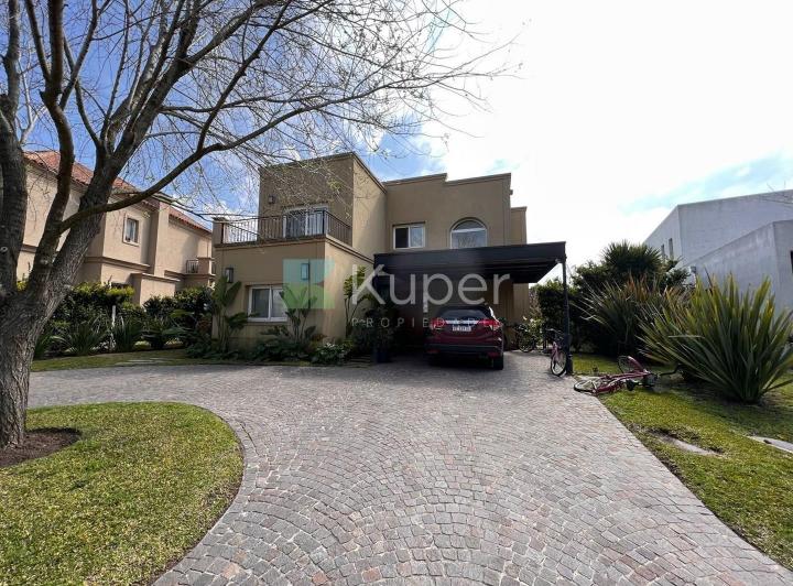 Casa · 336m² · 7 Ambientes