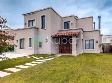 Casa · 293m² · 6 Ambientes · Casa en Alq. Temporario en Ayres Plaza, Pilar, G. B. a. Zona Norte