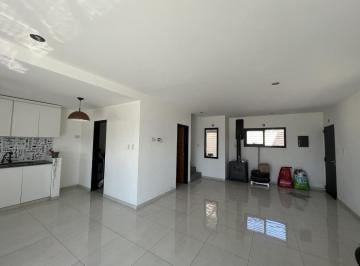 Casa · 120m² · 3 Ambientes · Casa en Barrio El Alba / 2 Dorm.