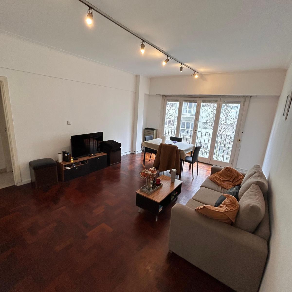 Alquiler dueño directo 24 meses semipiso 3 amb. + escritorio. plaza mitre - piso alto - muy luminoso - excelente ubicacion.