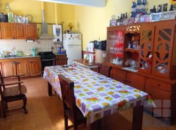 Casa · 76m² · 4 Ambientes · 1 Cochera · Casa en Venta 3 Dorm. Alto Gral Paz