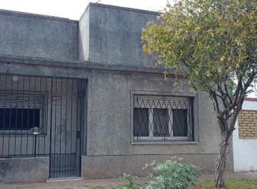 Casa de 3 ambientes, Malvinas Argentinas · Vivienda con Departamento en Venta. Los Polvorines