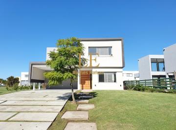 Casa · 270m² · 5 Ambientes · 4 Cocheras · Casa en Venta Puertos - Vistas