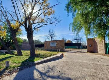 Casa · 87m² · 3 Ambientes · 2 Cocheras · Cabaña con Pileta en Olivos de Las Virgenes