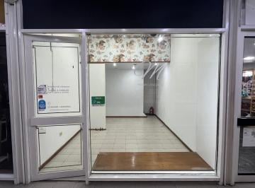 Local comercial , Almirante Brown · Local Comercial en Galería Céntrica