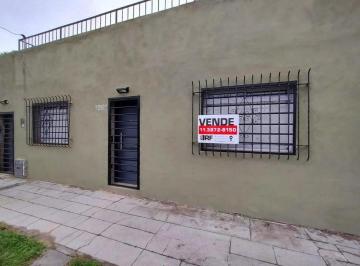 Casa · 80m² · 3 Ambientes · Casa en Venta en Quilmes Oeste, a m de Av La Plata