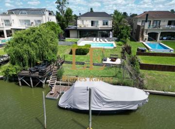 Casa · 350m² · 6 Ambientes · 6 Cocheras · Venta Casa San Marco Al Rio Villanueva