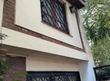 Casa · 200m² · 5 Ambientes · 1 Cochera · Casa 5 Ambientes Acepta Permuta por Menor Valor!