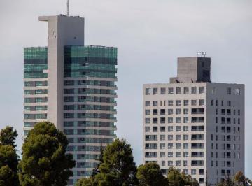 Departamento · 87m² · 3 Ambientes · 1 Cochera · Departamento en Torre Central Hilton 2 Dorm. y Cochera