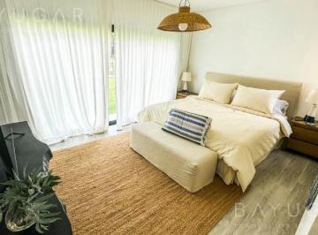 Casa · 235m² · 5 Ambientes · 2 Cocheras · Alquiler Casa - Barrio Cerrado Tessalia - Pilar - Moderna con Jardín y Pileta