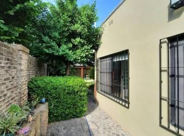Casa · 180m² · 5 Ambientes · 1 Cochera · Casa en Venta en Quilmes Oeste