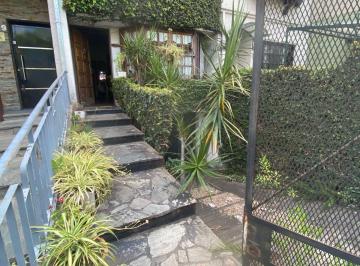 Casa de 4 ambientes, Morón · Triplex de 4 Ambientes con Doble Cochera