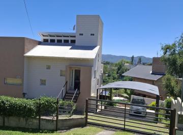 Casa de 4 ambientes, Villa Carlos Paz · Casa en Villa del Lago Apta Credito