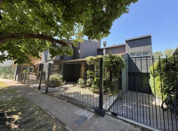 1 · Impecable Casa en Venta "A Estrenar", Reciclada a Nuevo, en Excelente Zona Acassuso.
