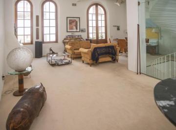 Oficina comercial · 380m² · 7 Ambientes · 1 Cochera · Espectacular Casa Para Vivienda/oficina de 380 m² Refaccionada a Nuevo!