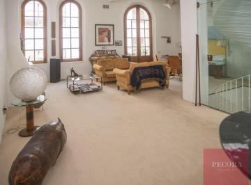 Oficina comercial · 380m² · 7 Ambientes · 1 Cochera · Espectacular Casa Para Vivienda/oficina de 380 m² Refaccionada a Nuevo!