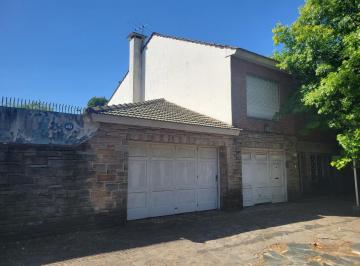 Casa · 357m² · 7 Ambientes · 3 Cocheras · Casa Ideal Para Actualizar