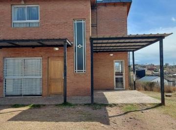 Casa · 101m² · 3 Ambientes · 1 Cochera · Venta Casa 2 Dorm.. Estancia Vieja, Sobre Calle Principal, a 5 Min de Carlos Paz
