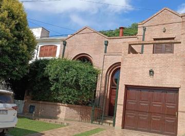 Casa · 270m² · 4 Ambientes · 1 Cochera · Exc. Casa 3 Dorm Vta Pil/qcho/play Room/dep/gge Jazmines 620