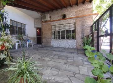 Casa · 80m² · 4 Ambientes · 1 Cochera · Casa en Mataderos 4 Amb con Garaje y Terraza!