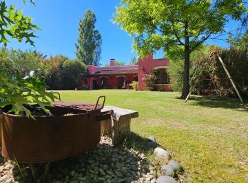 Casa · 164m² · 4 Ambientes · Casa en Barrio Cerrado Altamira