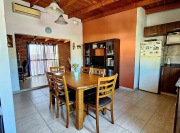 Casa · 113m² · 5 Ambientes · Dos Casas en Planta Alta con Patio
