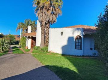 Casa · 180m² · 4 Ambientes · 3 Cocheras · Venta Casa Country Club Las Lajas Rodriguez