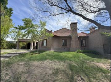 Casa · 460m² · 9 Ambientes · 4 Cocheras · Venta Casa Barrio Privado Chacras de Coria