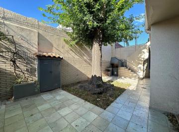 Casa · 103m² · 6 Ambientes · 1 Cochera · Casa de 3 Dorm. con Cochera, Patio y Parrillero Apta Credito Zona Sur