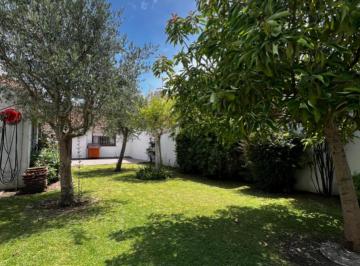 Casa · 210m² · 6 Ambientes · 1 Cochera · Parque Luro - Chalet 3 Dorm., Gran Parque y Dto de 2 Ambientes