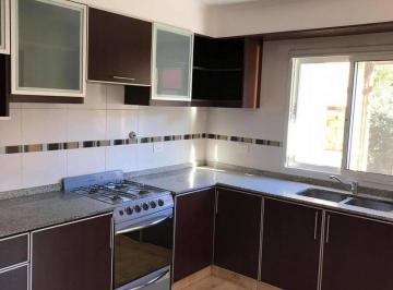 Casa · 117m² · 1 Cochera · Venta de Duplex 3 Ambientes en Canning, Ezeiza