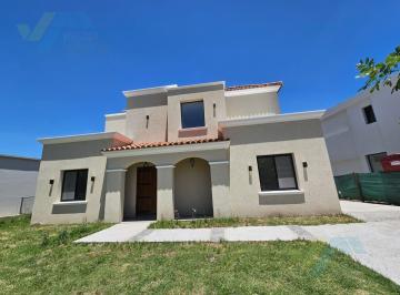 Casa · 182m² · 6 Ambientes · 3 Cocheras · Casa 6 Ambientes en Venta - Barrio Cerrado San Pablo - Pilar - Financiación Propia!