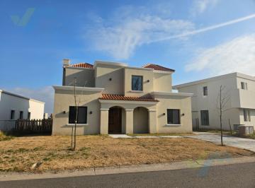 Casa · 182m² · 6 Ambientes · 3 Cocheras · Casa 6 Ambientes en Venta Toscana - Barrio Cerrado San Pablo - Pilar - Financiación Propia!