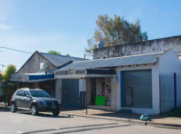 Local comercial de 1 ambiente, Almirante Brown · 5 Locales y Casa! Muy Buena Ubicacion