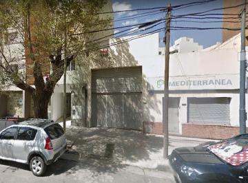 Frente del local · Vendo Galpón en Barrio Gral Paz. Apto Edificio Dólares 300.000