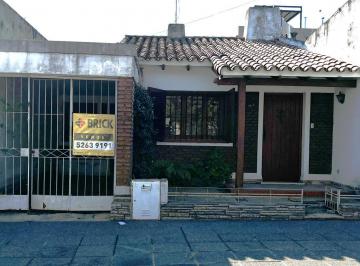 Casa · 109m² · 4 Ambientes · 1 Cochera · Chalet - Centro de Lujan