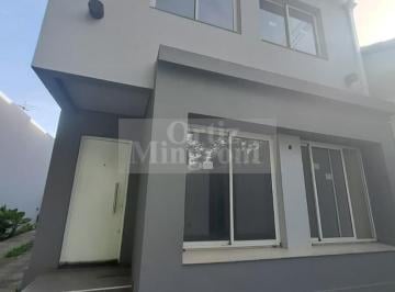 Casa · 81m² · 3 Ambientes · 1 Cochera · Casa en Venta Ubicado en Lomas de Zamora, G. B. a. Zona Sur